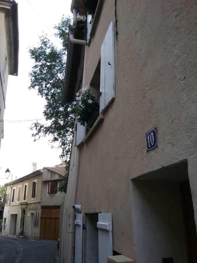 Au 10 Appartement LʼIsle-sur-la-Sorgue